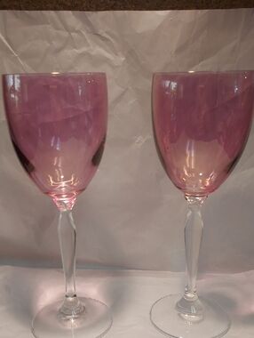 Pier 1 PCP1C1RO Rose Pink Iridecent Bowl Clear Steam Wine Glasses Set Of 2. B36